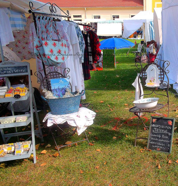 Leinentage im Fichtegeburtsort Marktstand